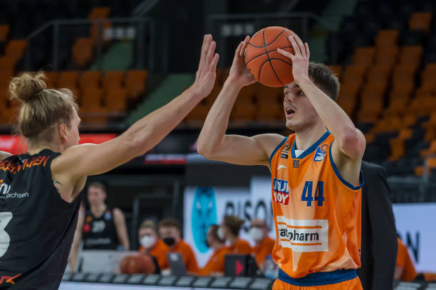 在梅西登场 在梅西登场